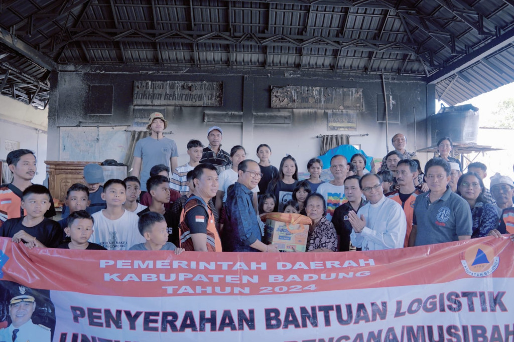 Wabup. Suiasa Tinjau Kebakaran Panti Asuhan Wisma Anak Harapan, Dalung